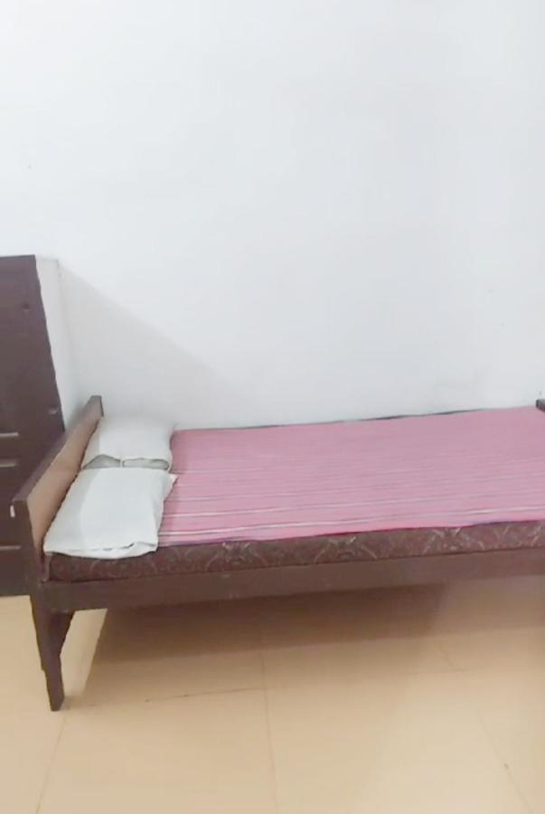 Gandhi Ganaga Guest House Varanasi Exterior foto